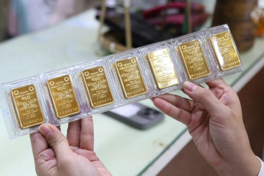 Crypto vs Gold
